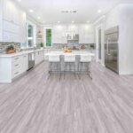 پارکت لمینت رنگ روشن در فضای آشپزخانه
